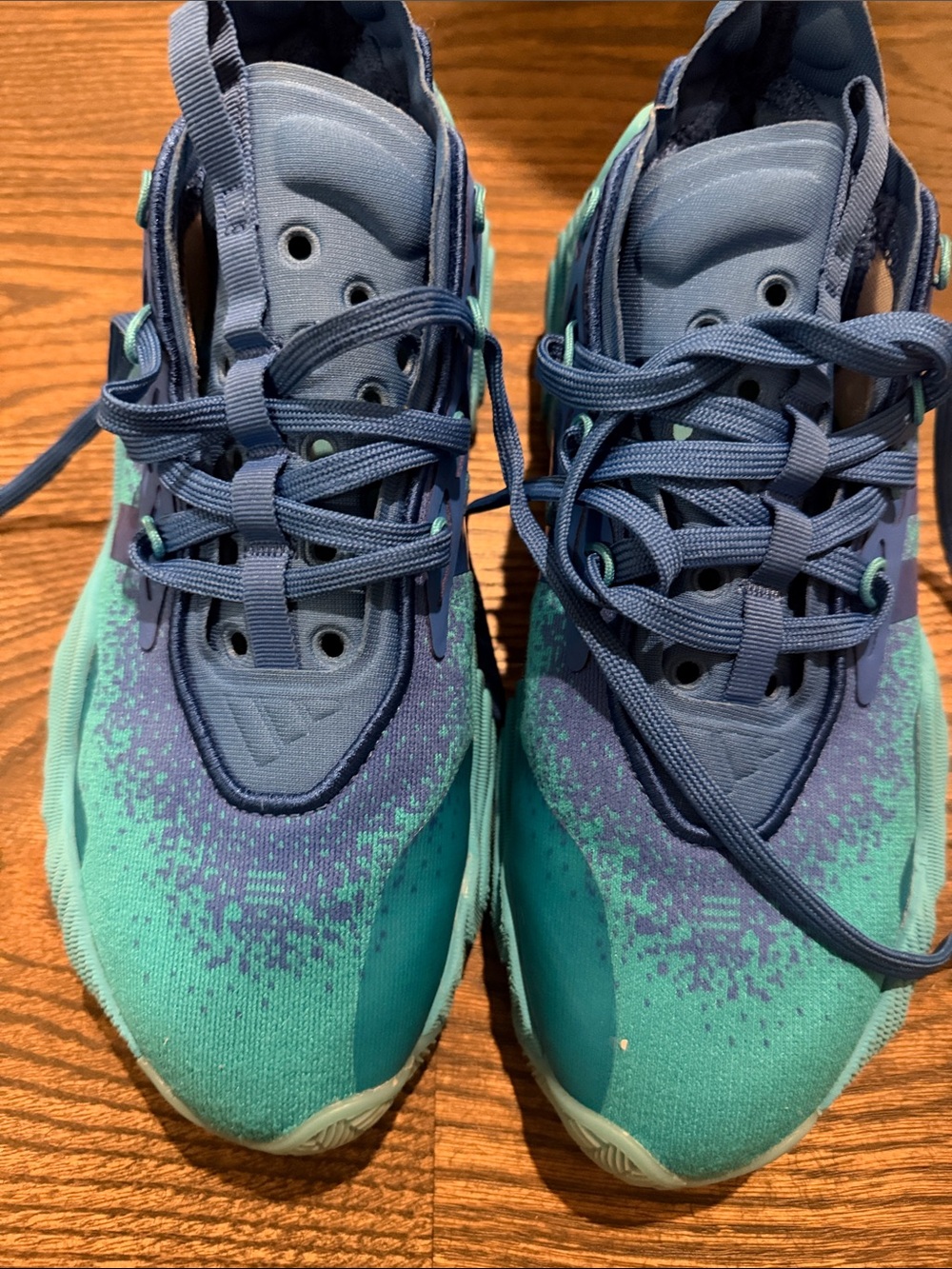 Adidas Kids Trae Young 3 basketball shoes, sneakers size 6M- Lightweight Comfort